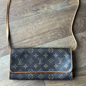 Louis Vuitton purse